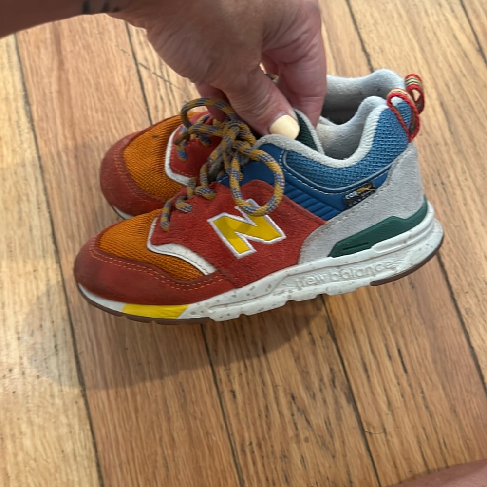 New balance kids size toddler 10